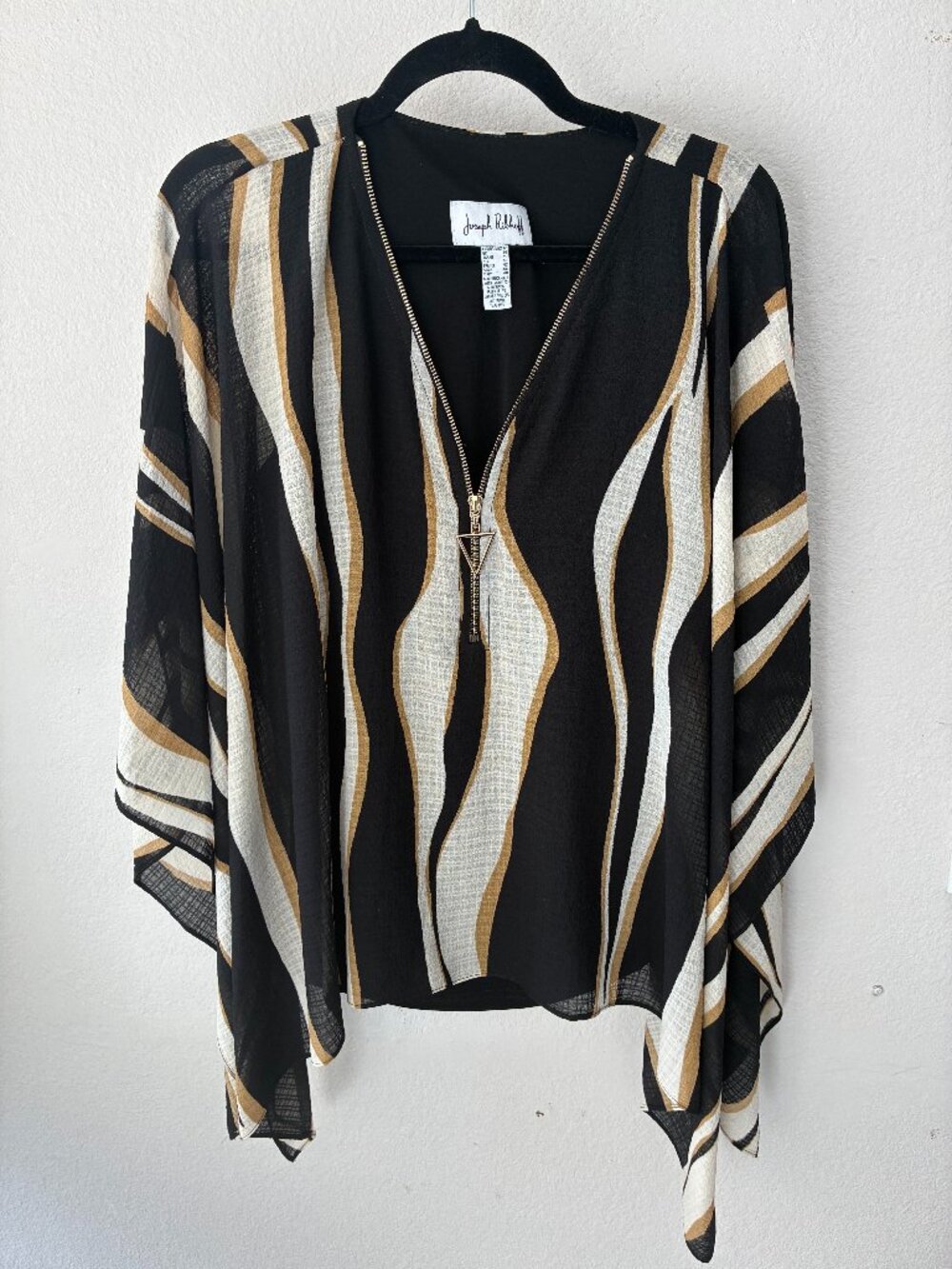 Joseph Ribkoff Tunic top.